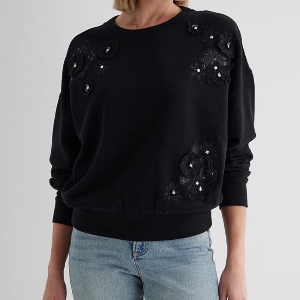 Express Floral Embellished Rhinestone Crew Neck Fleece Sweater in Black size SM